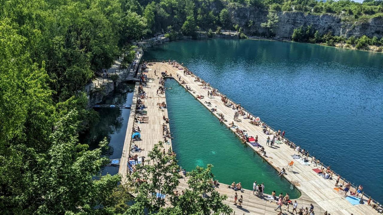 Mieszkanie 6-Osobowe Krakow Przy Plywajacych Basenach Zakrzowek Luaran gambar